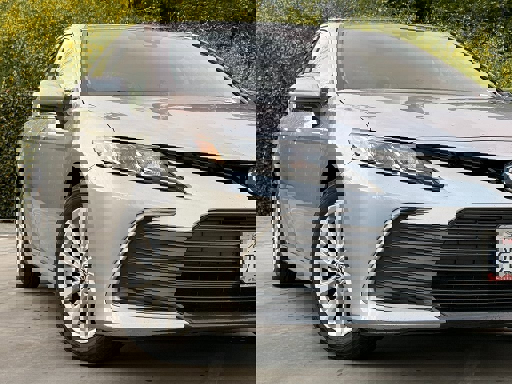 Used 2023 Toyota Camry LE image 5