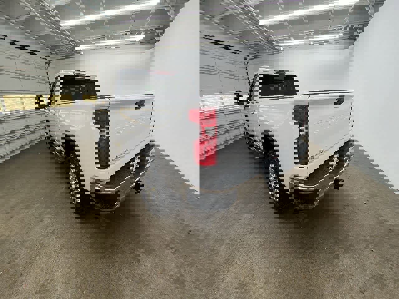 Used 2021 Chevrolet Silverado 2500 LTZ w/ LTZ Convenience Package image 4