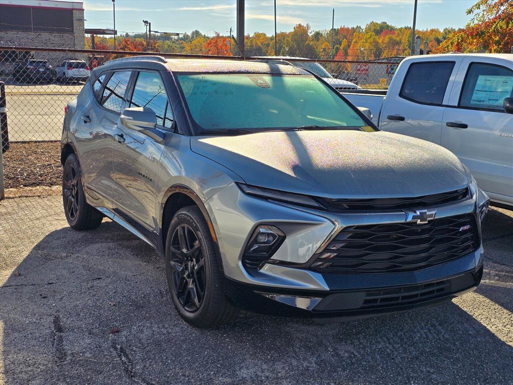 Used 2025 Chevrolet Blazer RS w/ Driver Confidence II Package FWD image 5