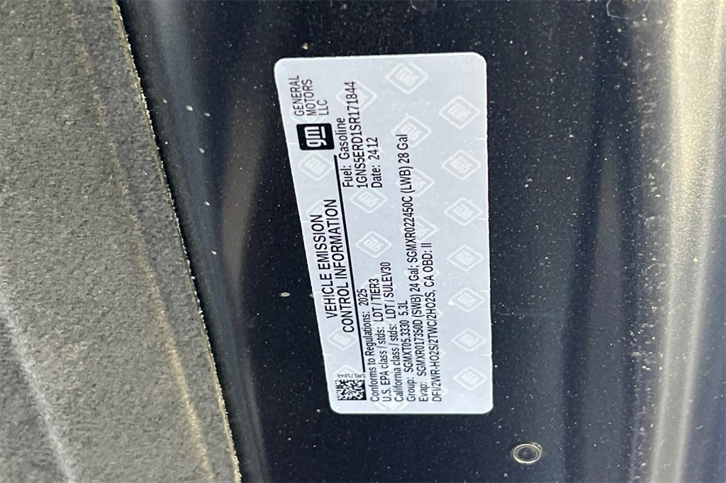 Used 2025 Chevrolet Suburban RST image 40