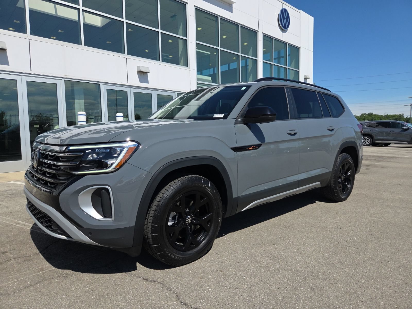 Certified 2024 Volkswagen Atlas Peak Edition SEL AWD/4WD image 8