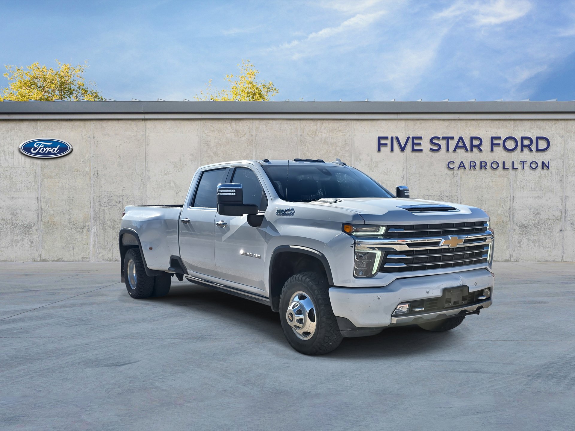Used 2021 Chevrolet Silverado 3500 High Country w/ Technology Package image 1
