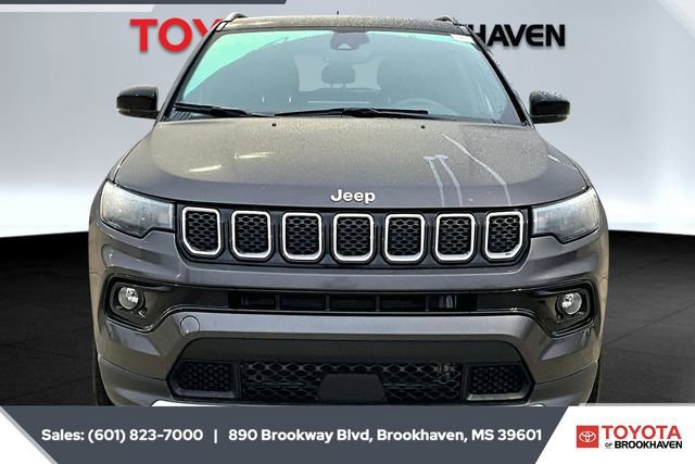 Used 2024 Jeep Compass Limited image 3
