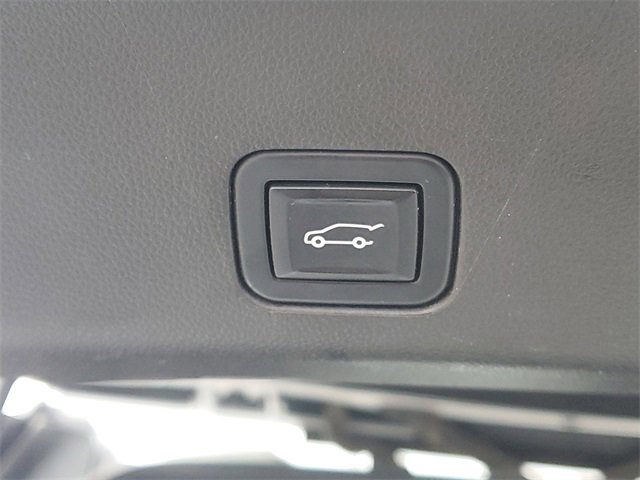 Certified 2022 Chevrolet Suburban LT w/ Luxury Package image 8