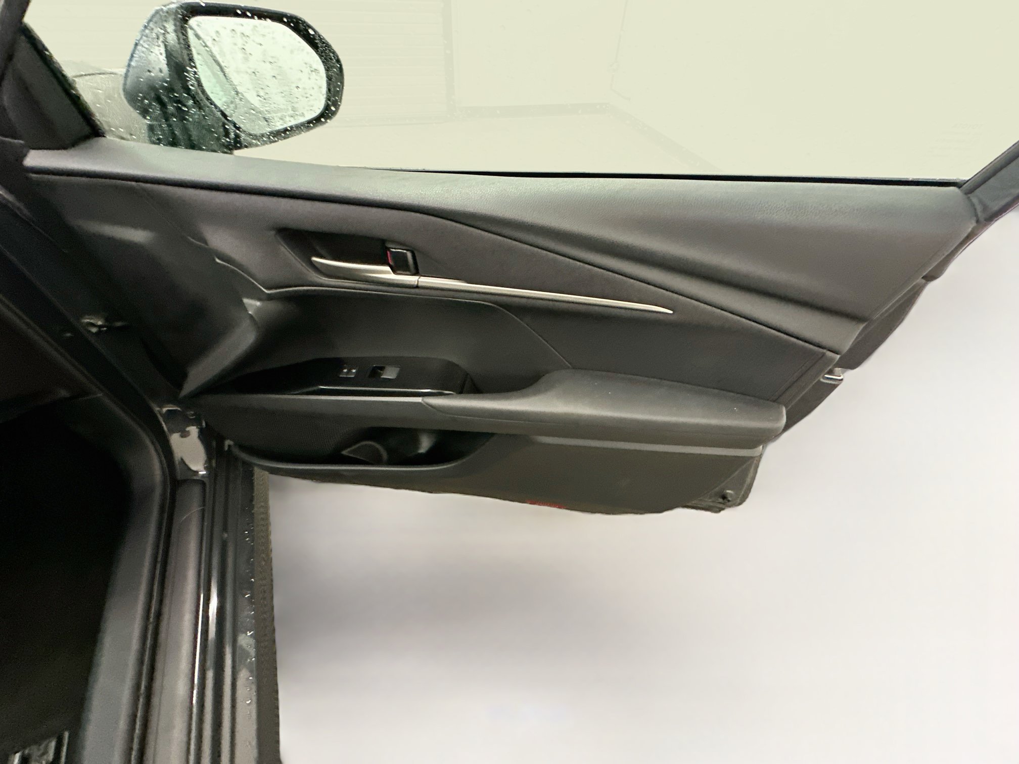 Used 2025 Toyota Camry LE FWD image 32