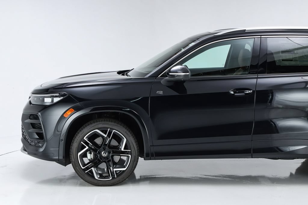 New 2026 Volkswagen Tiguan SEL R-Line AWD/4WD image 42