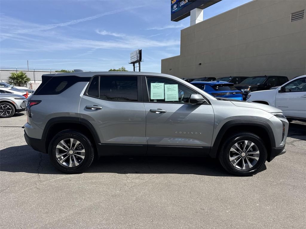 Used 2025 Chevrolet Equinox LT image 2