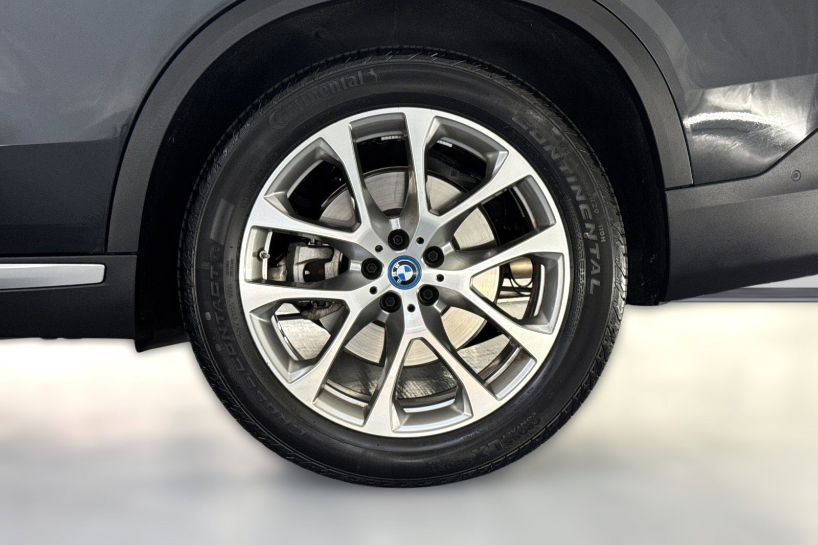 Certified 2023 BMW X5 xDrive45e w/ Climate Comfort Package image 12