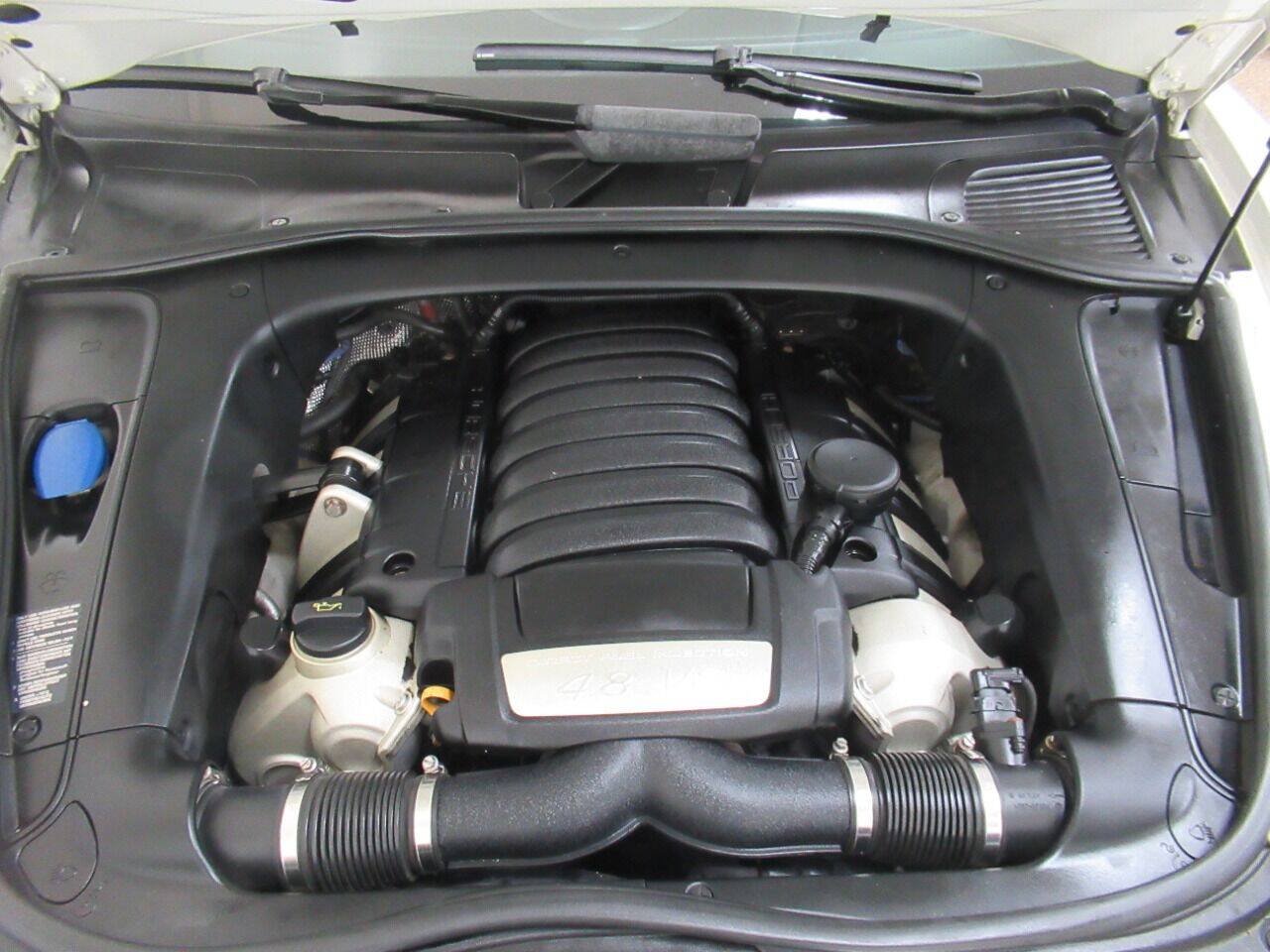 Used 2010 Porsche Cayenne GTS AWD/4WD image 30