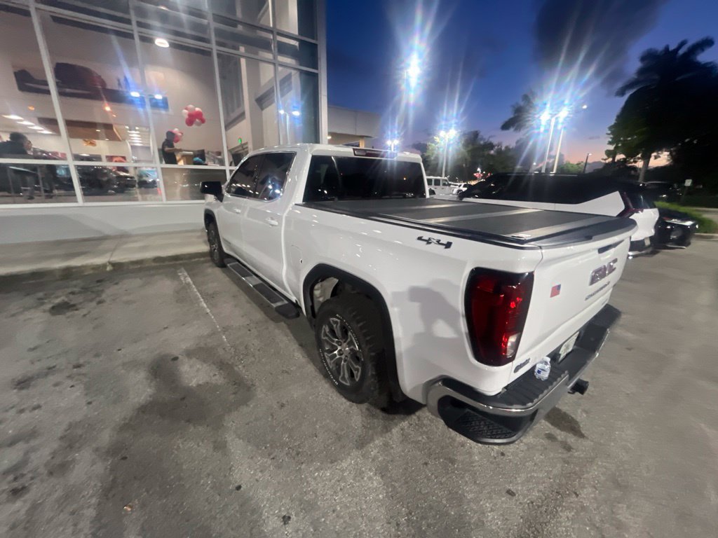 Used 2023 GMC Sierra 1500 SLE AWD/4WD image 3