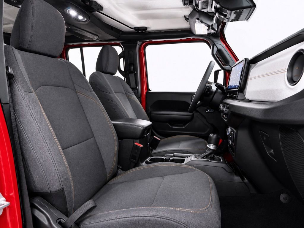 Used 2024 Jeep Wrangler Unlimited w/ Convenience Group AWD/4WD image 15