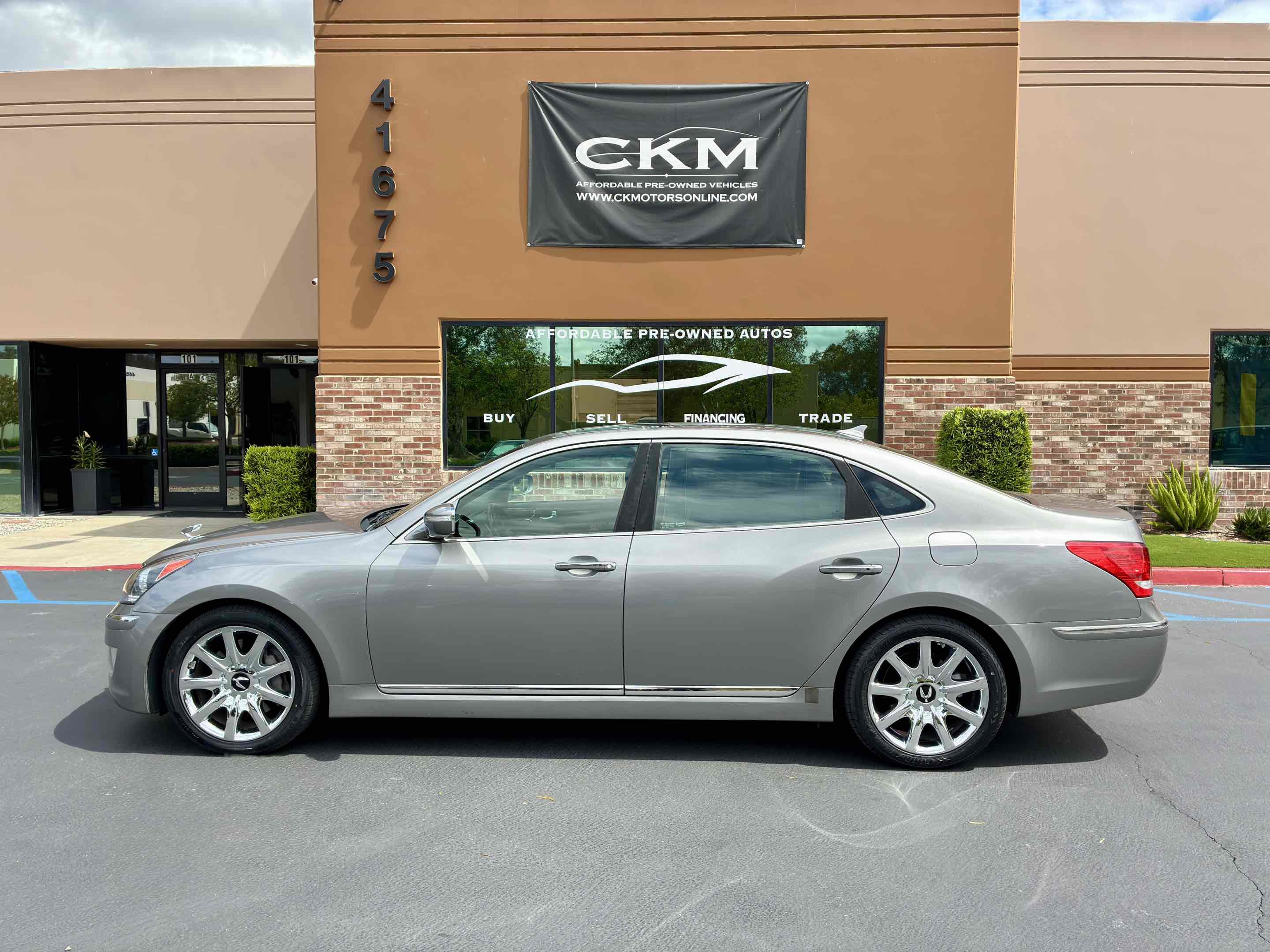 Used 2012 Hyundai Equus Ultimate RWD image 3