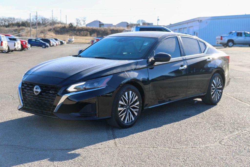 Used 2025 Nissan Altima 2.5 SV image 6