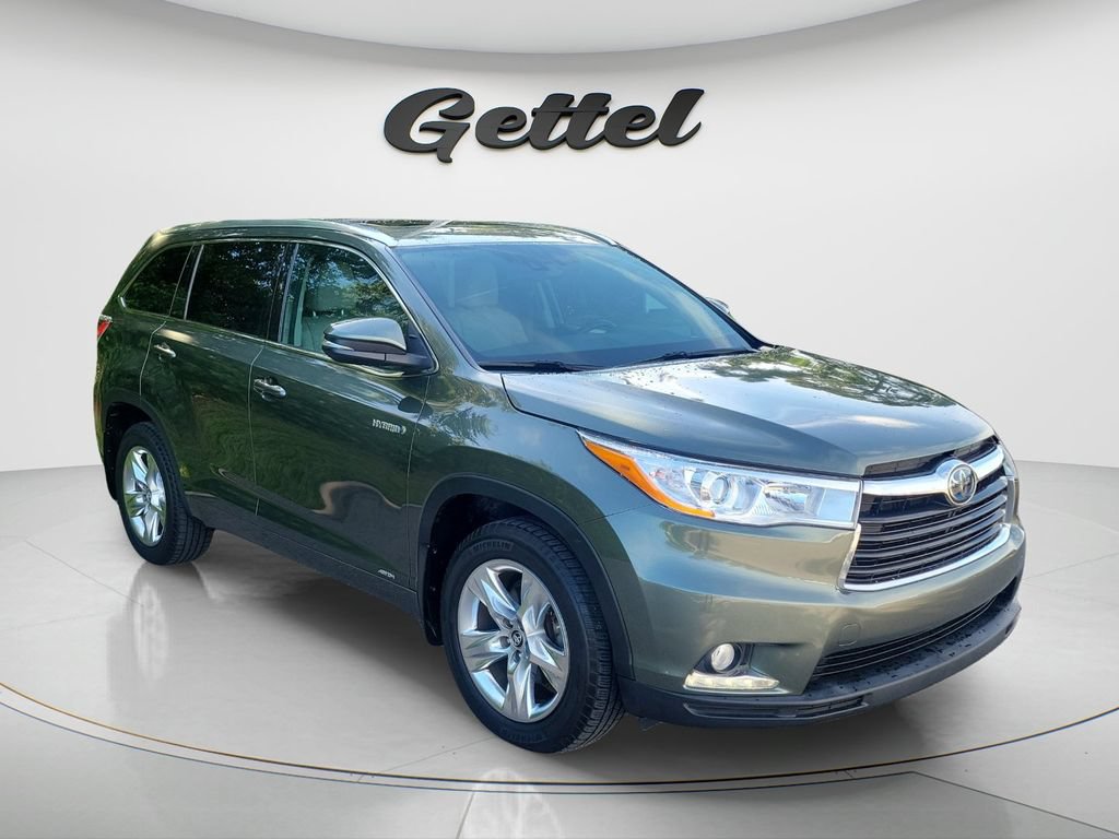 Used 2016 Toyota Highlander Limited w/ Driver Technology Package AWD/4WD image 3