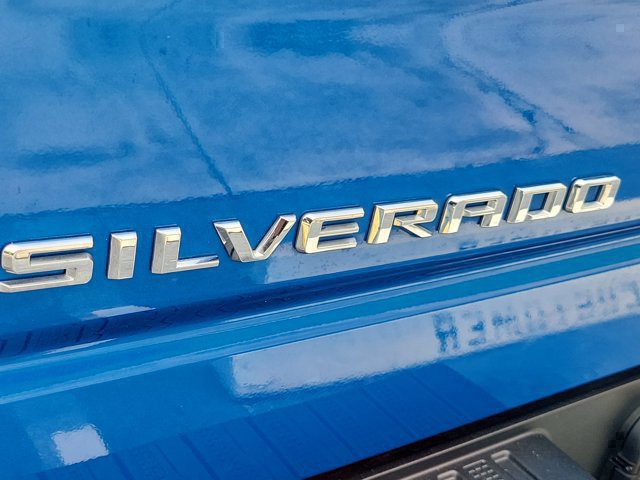 Used 2023 Chevrolet Silverado 1500 Custom w/ LPO, Dark Essentials Package RWD image 11