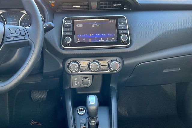 New 2025 Nissan Kicks Play S image 7