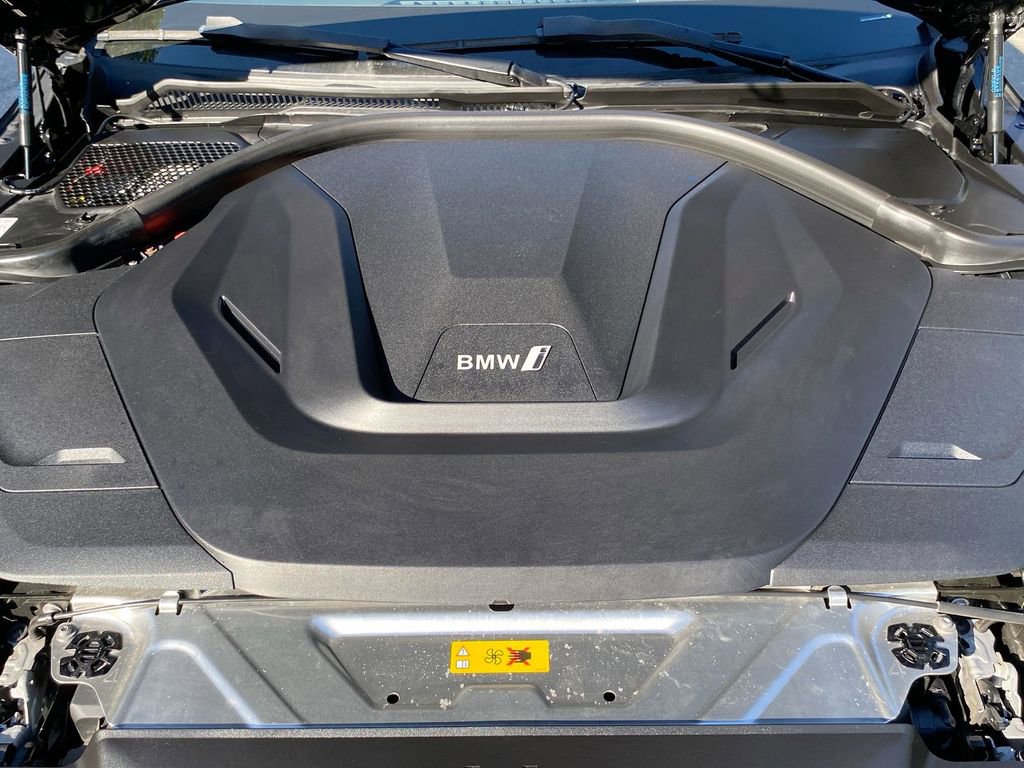 Used 2023 BMW i4 eDrive40 image 11