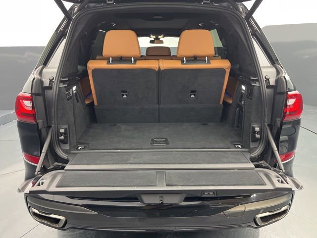 Used 2021 BMW X7 M50i w/ Cold Weather Package image 24