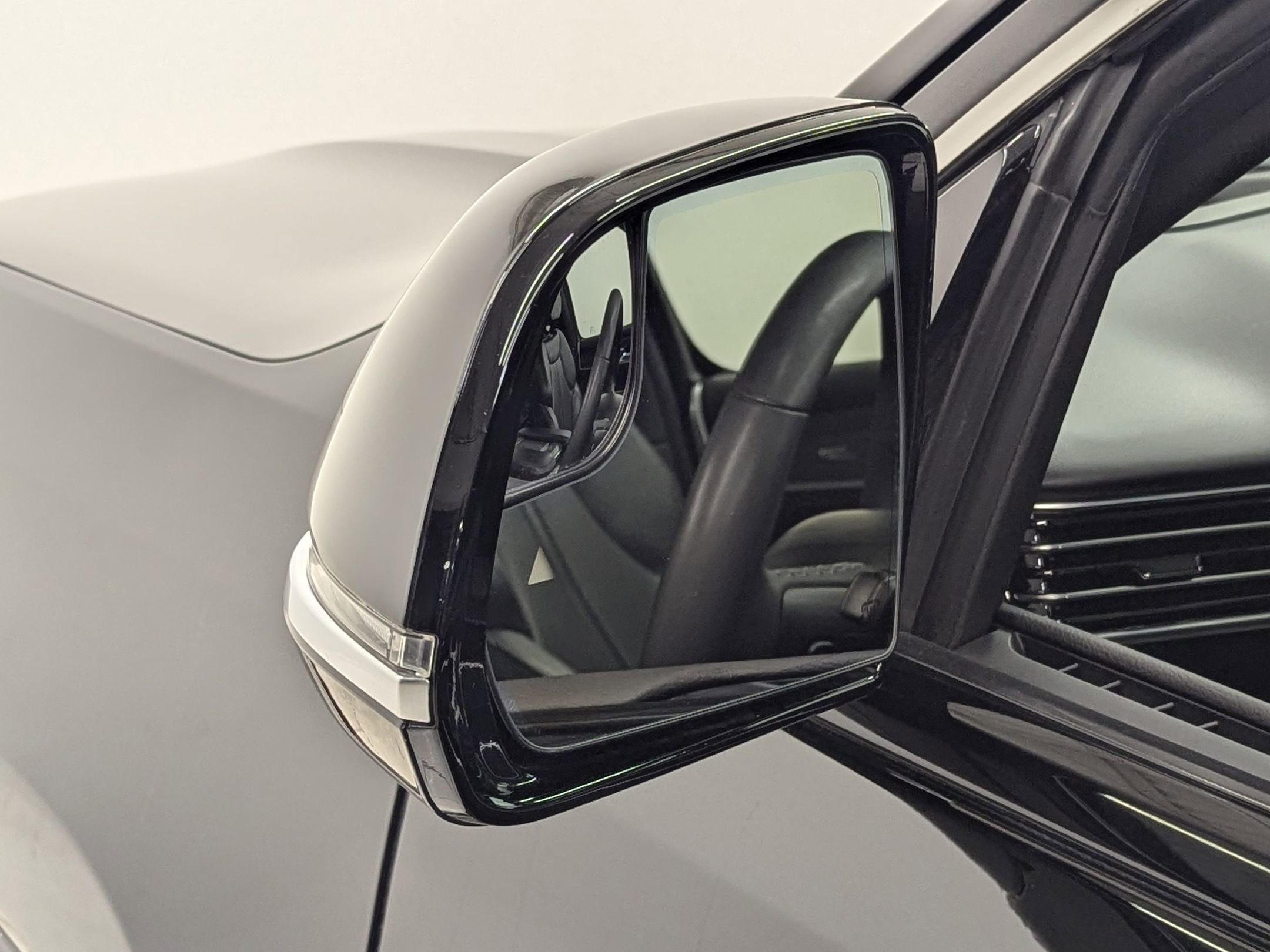 Used 2022 Jeep Wagoneer Series III w/ Premium Group I image 43