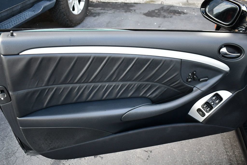 Used 2007 Mercedes-Benz CLK 63 AMG Cabriolet image 11