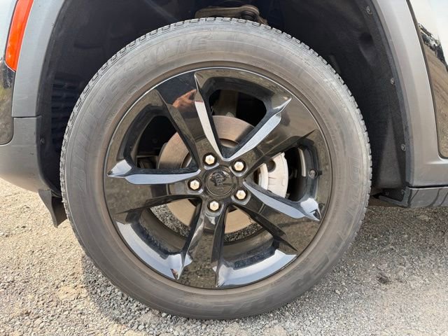 Used 2023 Jeep Grand Cherokee Altitude image 8