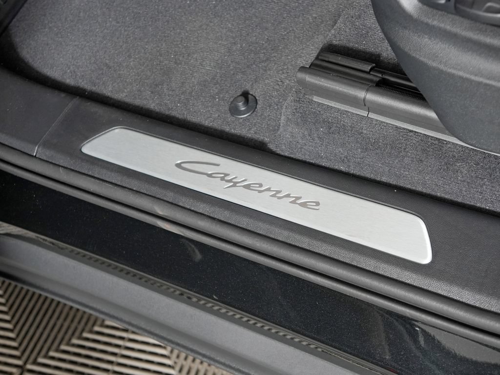 New 2026 Porsche Cayenne Coupe AWD/4WD image 18