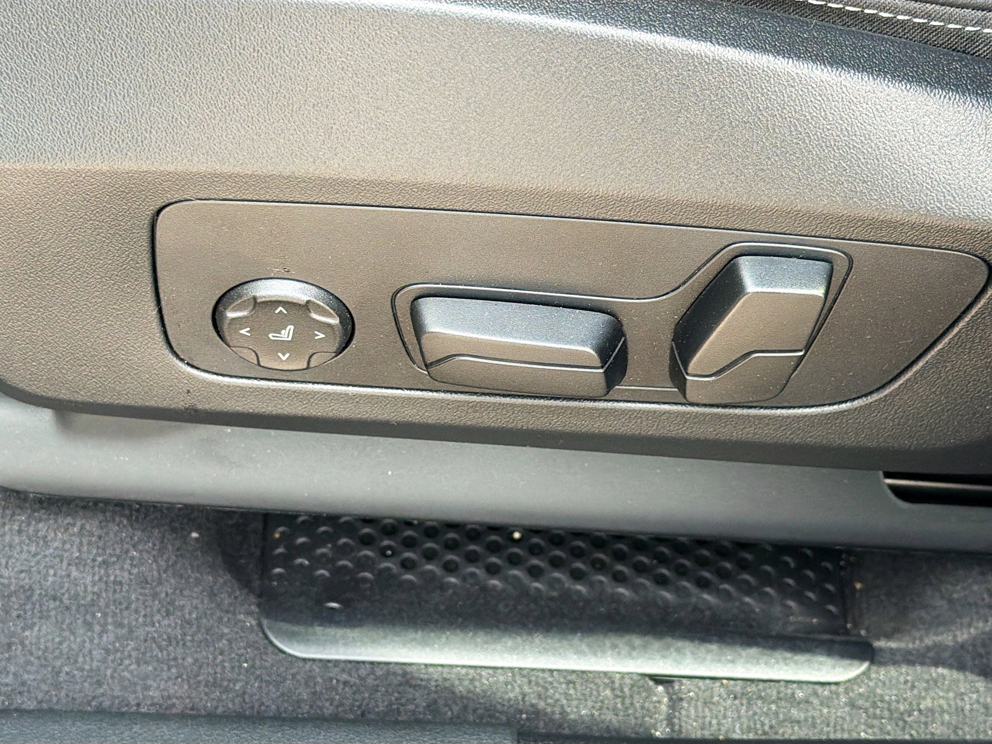 Used 2026 BMW X1 xDrive28i image 25