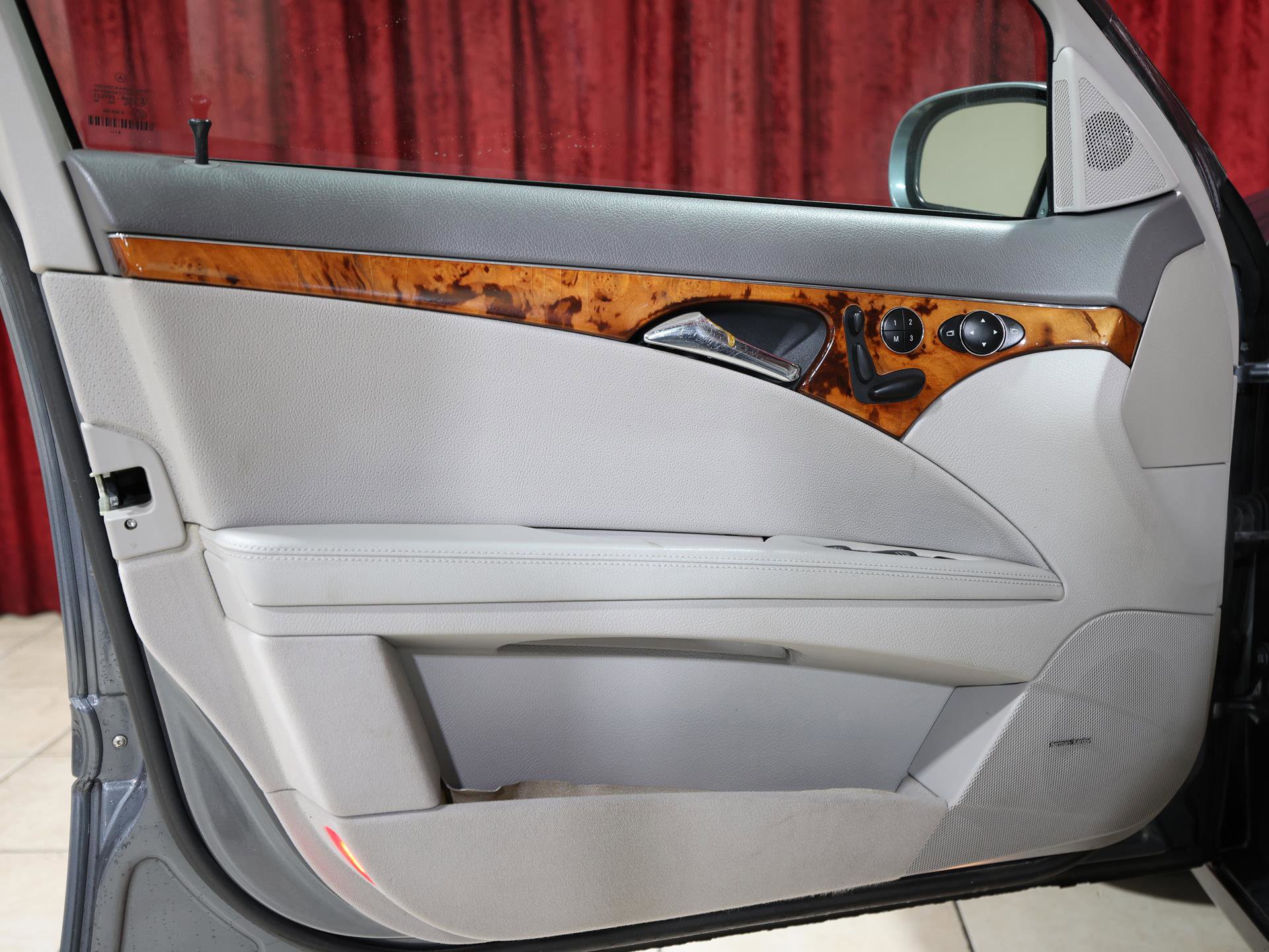 Used 2005 Mercedes-Benz E 320 Wagon image 11