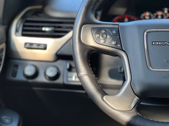 Used 2015 GMC Yukon Denali w/ Premium Package AWD/4WD image 34
