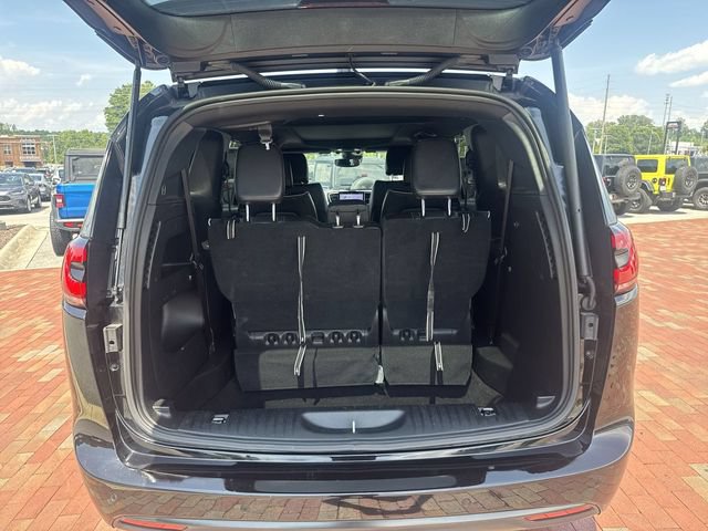 Used 2025 Chrysler Pacifica Limited FWD image 28
