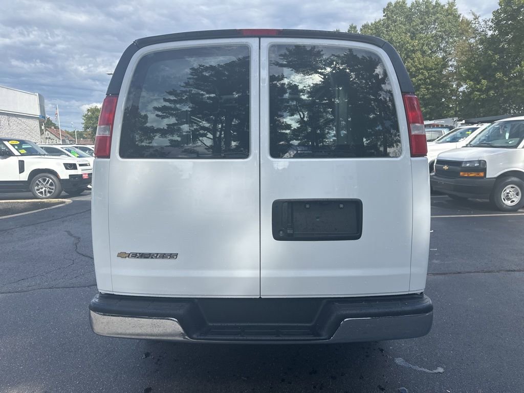 New 2025 Chevrolet Express 2500 Work Van w/ Driver Convenience Package image 4