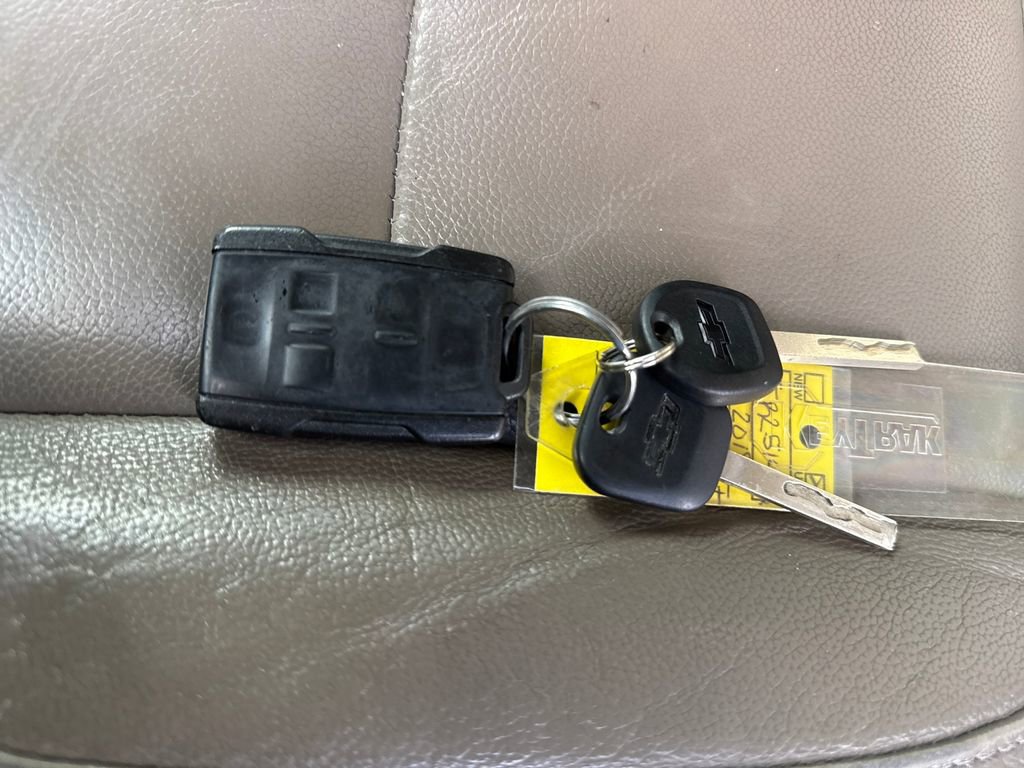 Used 2018 Chevrolet Suburban LT RWD image 35