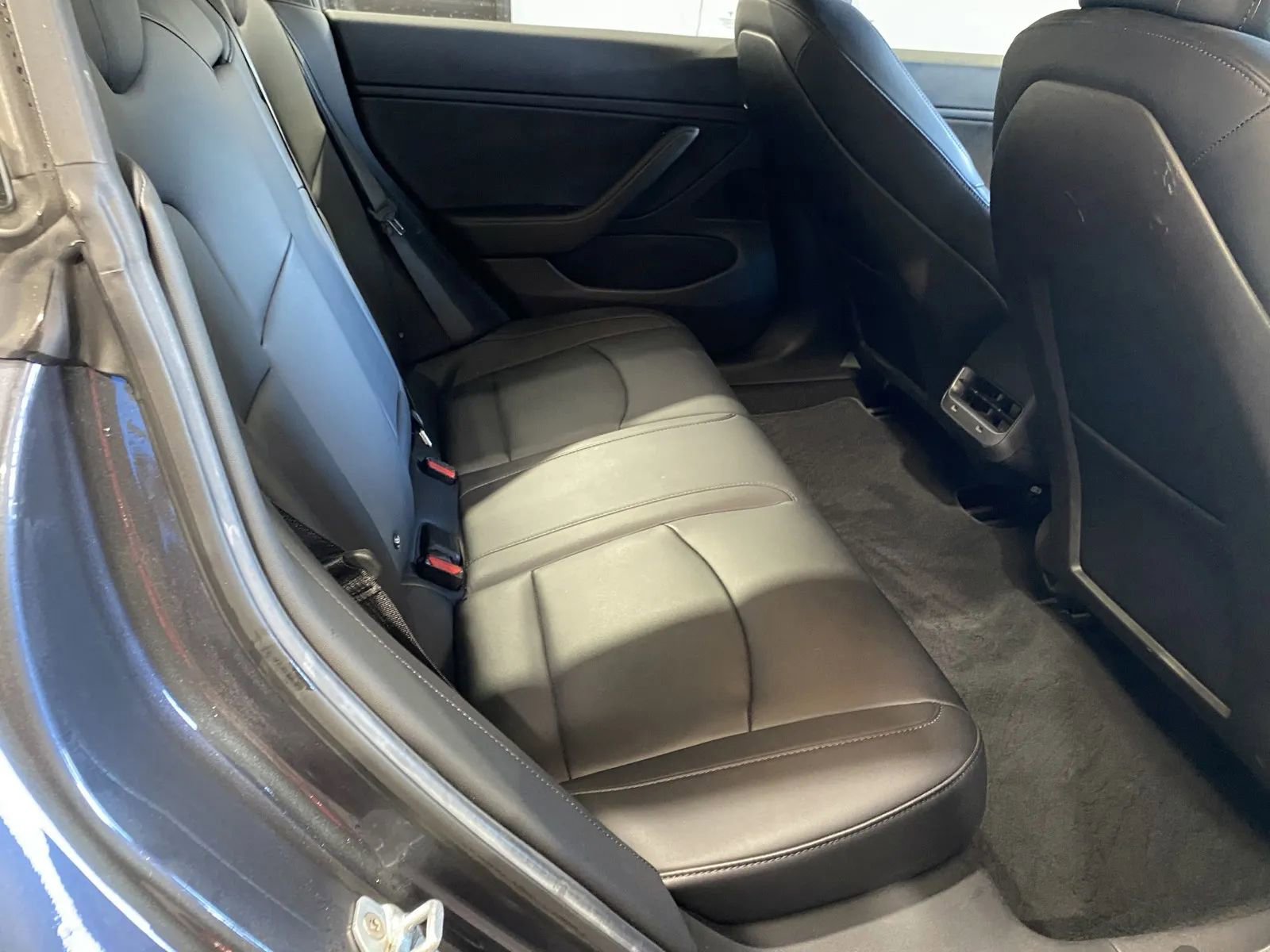 Used 2017 Tesla Model 3 Long Range RWD image 7