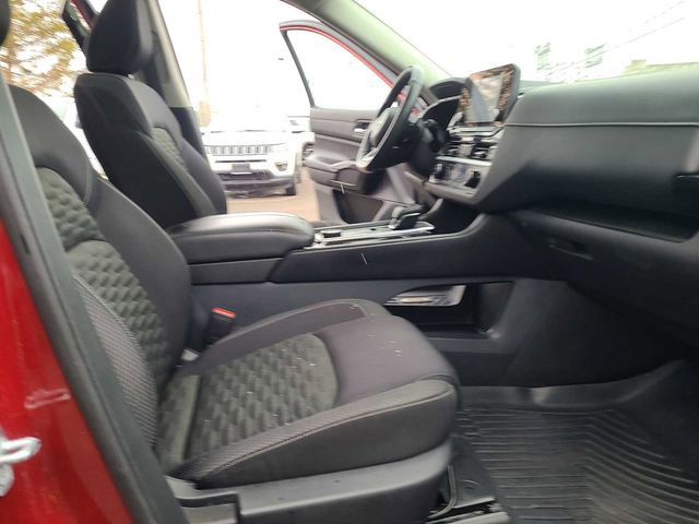 Used 2022 Nissan Pathfinder SV w/ SV Premium Package image 17