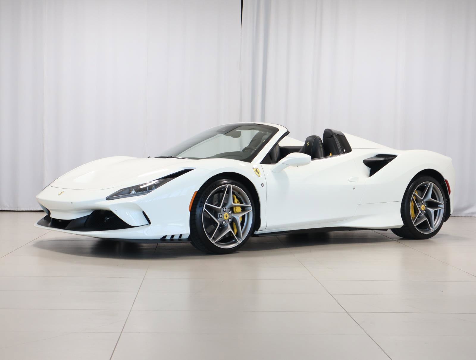 Used 2021 Ferrari F8 Tributo image 1