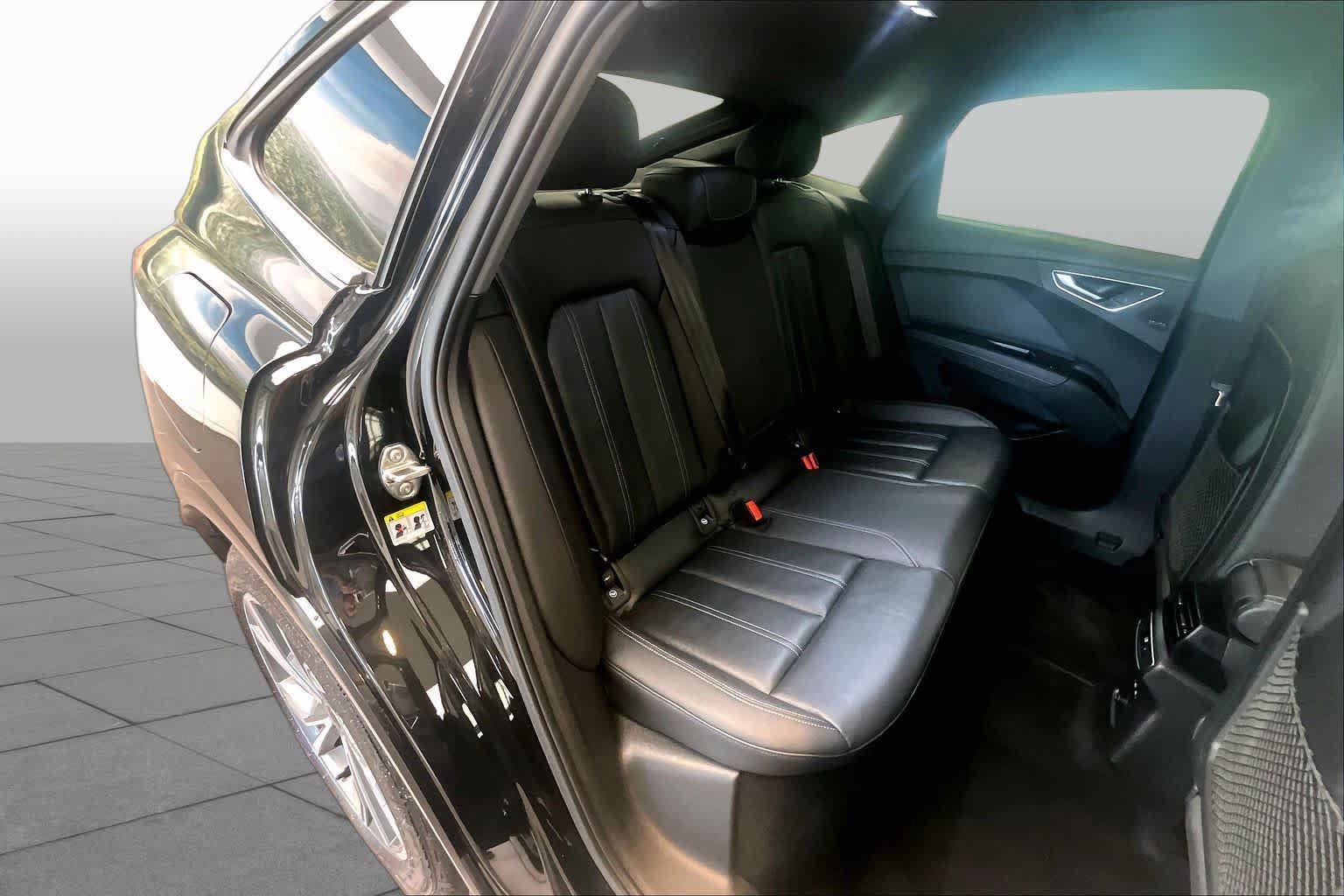 Used 2025 Audi Q4 e-tron Premium Plus w/ Premium Plus AWD/4WD image 19