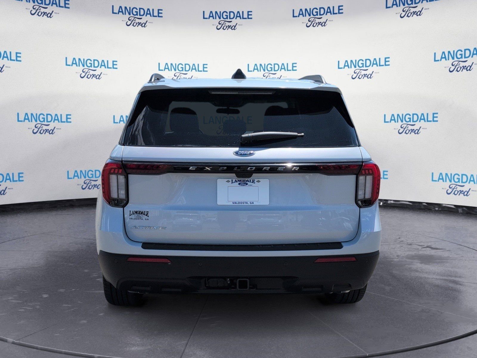 New 2026 Ford Explorer Active RWD image 8