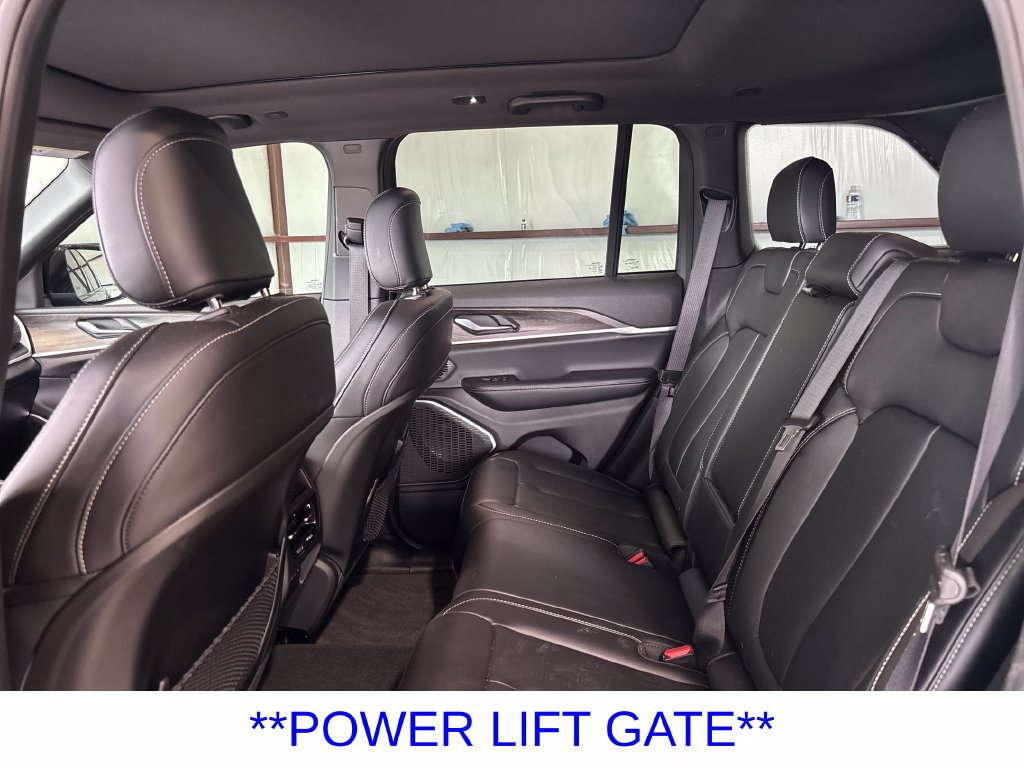 Used 2026 Jeep Grand Cherokee Limited w/ Limited Altitude Package AWD/4WD image 31
