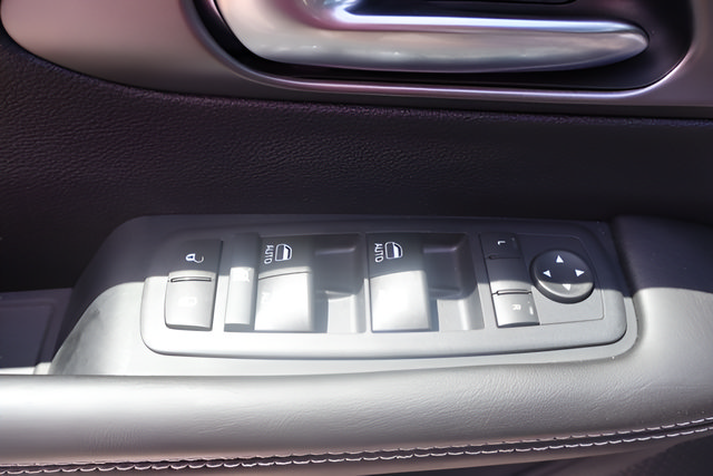 New 2027 Chrysler Pacifica Select FWD image 19