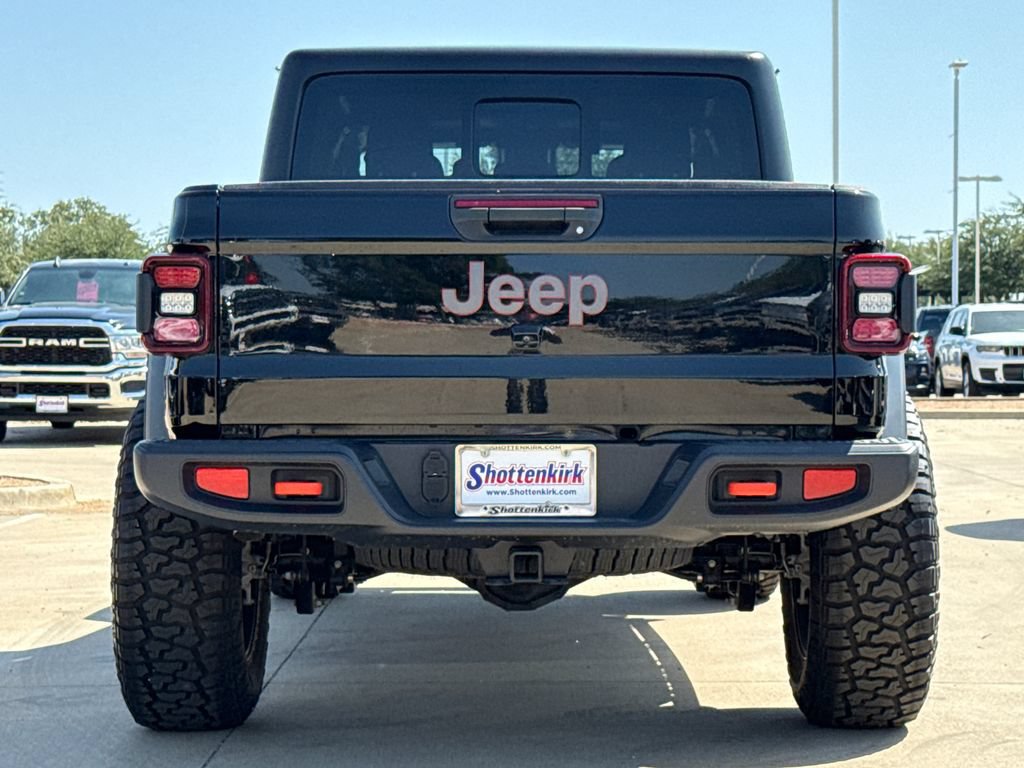 Used 2025 Jeep Gladiator Mojave AWD/4WD image 7
