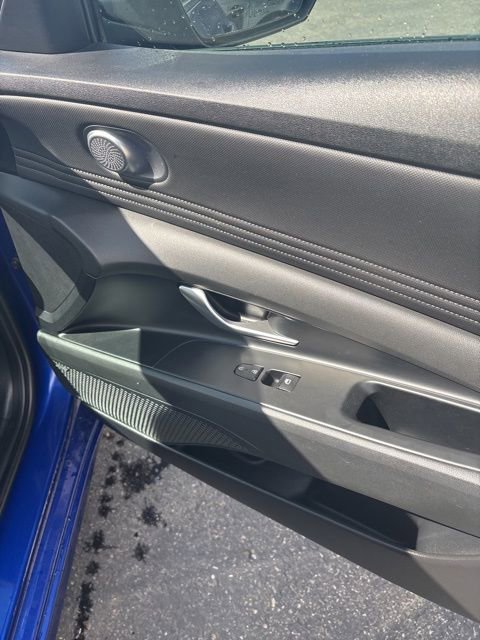 Used 2023 Hyundai Elantra Limited FWD image 34