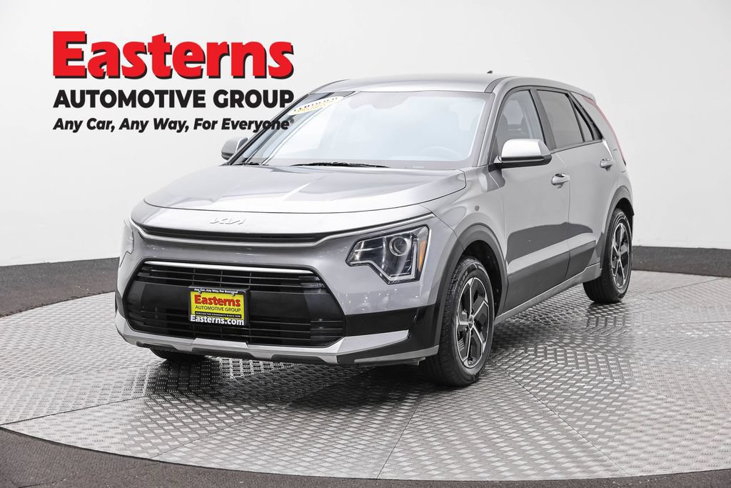 Used 2025 Kia Niro LX FWD image 1