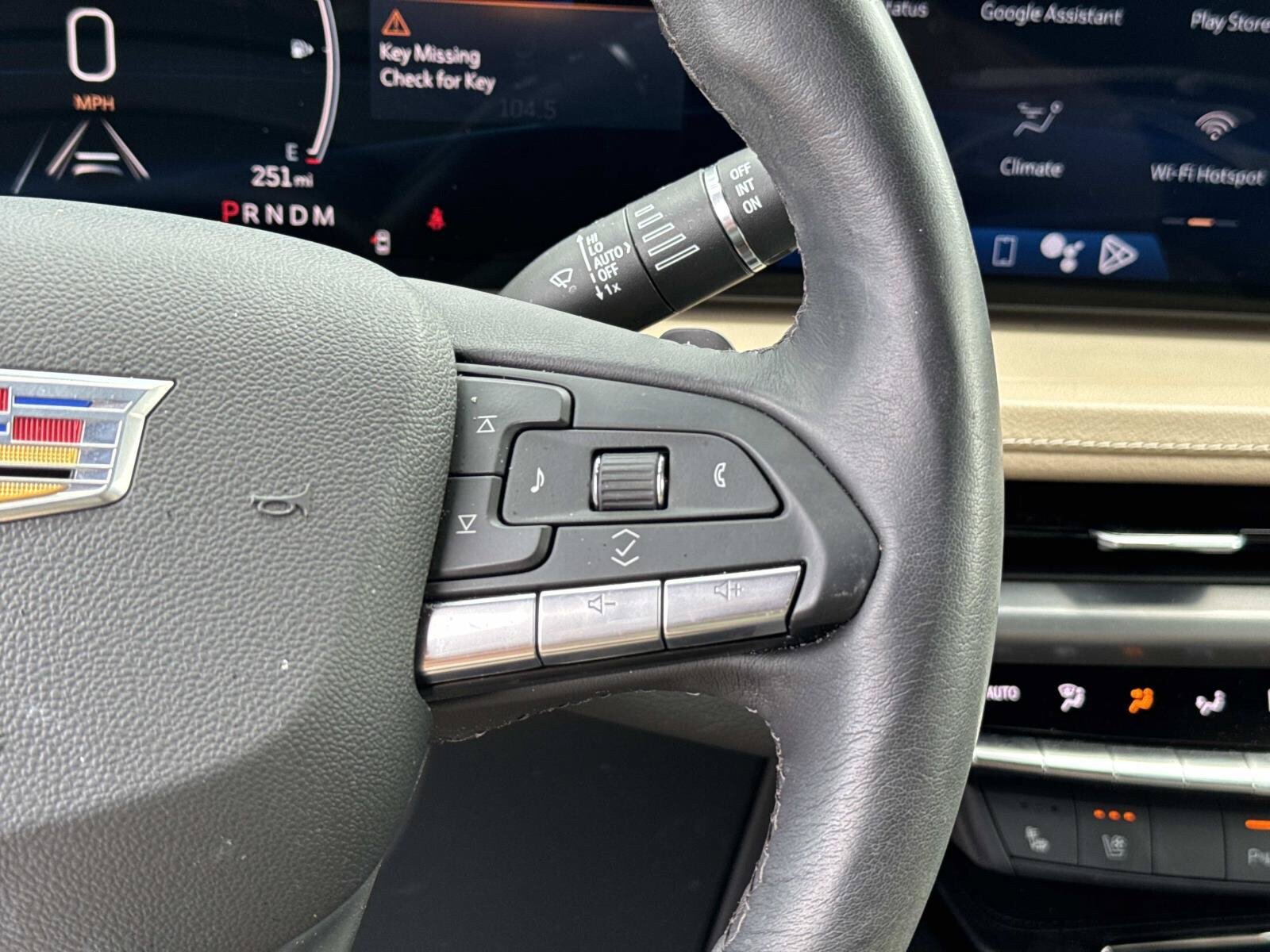 Used 2024 Cadillac XT4 Premium Luxury FWD image 17