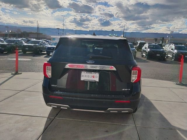 Used 2023 Ford Explorer XLT w/ Equipment Group 202A image 7