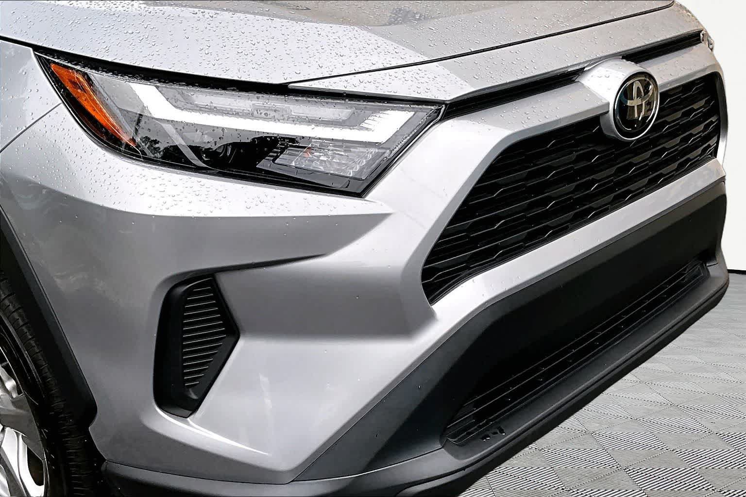 Certified 2025 Toyota RAV4 XLE AWD/4WD image 30