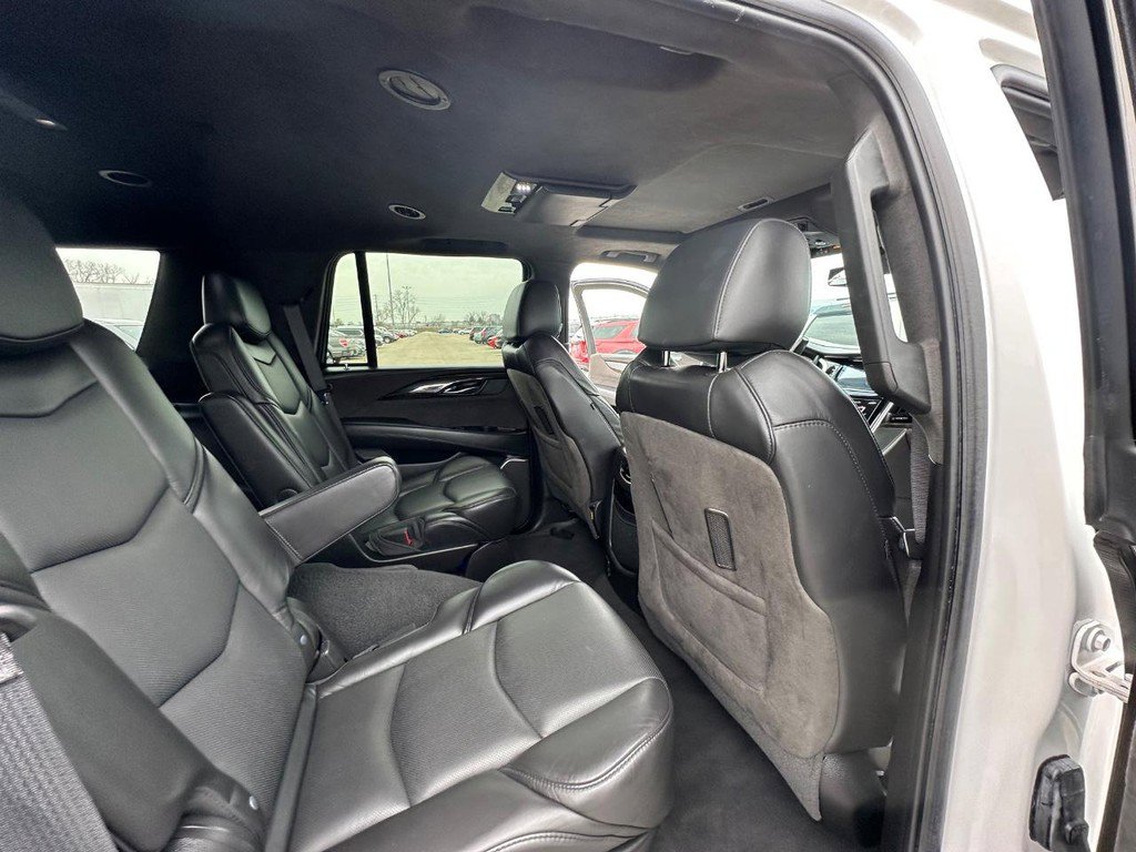 Used 2020 Cadillac Escalade Platinum image 19