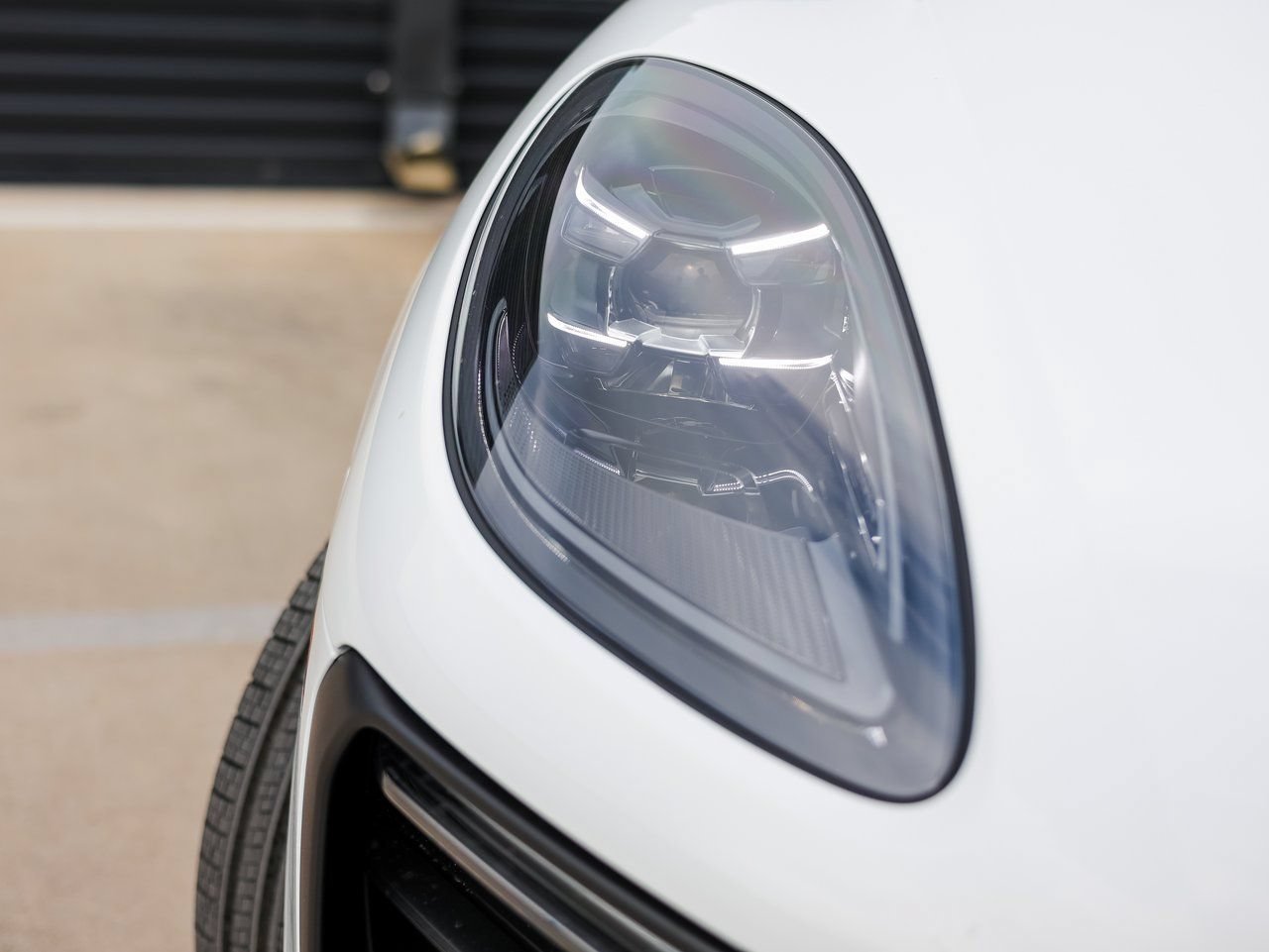 Certified 2026 Porsche Macan AWD/4WD image 13