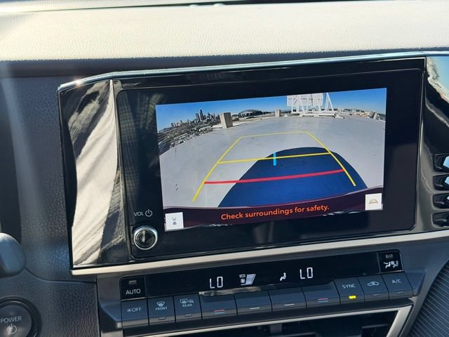 Used 2025 Toyota Camry SE FWD image 15