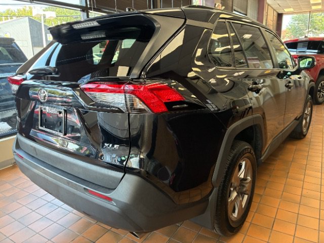 Used 2025 Toyota RAV4 XLE FWD image 6