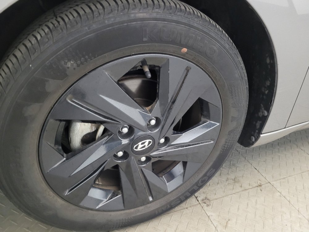 Used 2023 Hyundai Elantra SEL w/ Cargo Package FWD image 31
